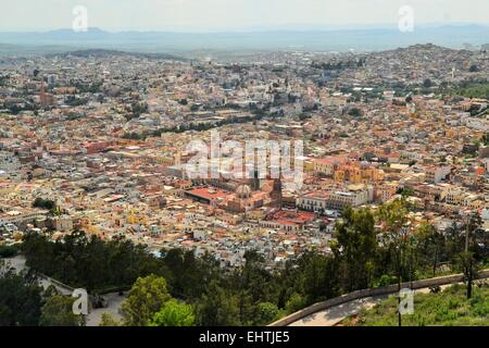 Luftaufnahme von Zacatecas, farbenfrohen Kolonialstadt, Mexiko Stockfoto