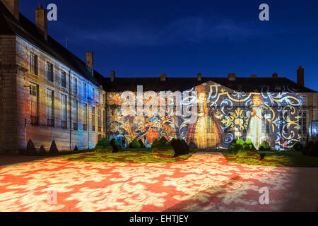 "CHARTRES IN LICHTER ZEIGEN AN DER NOTRE-DAME KATHEDRALE VON CHARTRES, (28) EURE-ET-LOIR, CENTRE, FRANKREICH Stockfoto