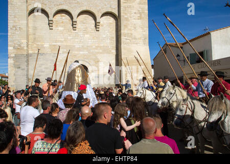 WALLFAHRT IN SAINTES-MARIES-DE-LA-MER, (13), BOUCHES-DU-RHÔNE, PACA, FRANKREICH Stockfoto