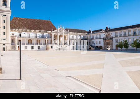 Hauptplatz namens Patio Das Escolas der Universität von Coimbra Stockfoto