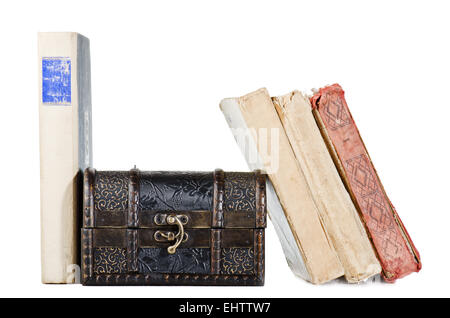 Stapel alter Bücher, isoliert auf weiss Stockfoto