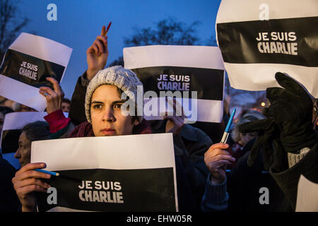 UNTERSTÜTZUNG IN HOMMAGE AN DIE 12 OPFER DER ANGRIFFE AUF DIE ZEITUNG CHARLIE HEBDO RALLYE Stockfoto