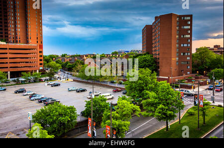 Ansicht von Gebäuden in der Nähe von Otterbein aus einem Parkhaus in Baltimore, Maryland. Stockfoto