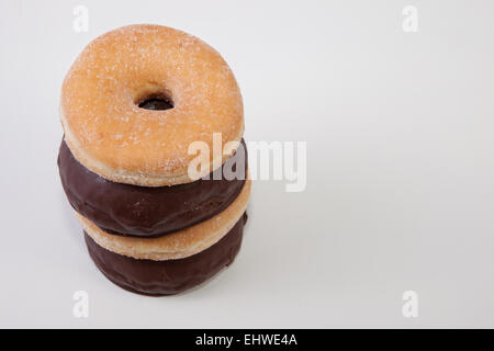 Hausgemachte Krapfen. Isoliert auf weißem Hintergrund Stockfoto