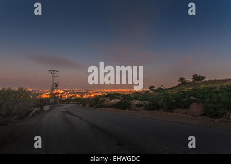 Morgendämmerung in Rosch haAjin, Israel Stockfoto