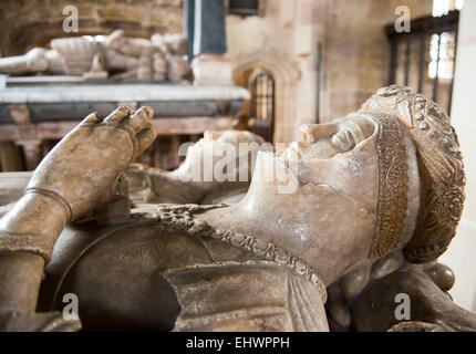 Das Grab von Sir Richard Vernon am St.-Bartholomäus Kirche, Tong, Shropshire, England. Stockfoto