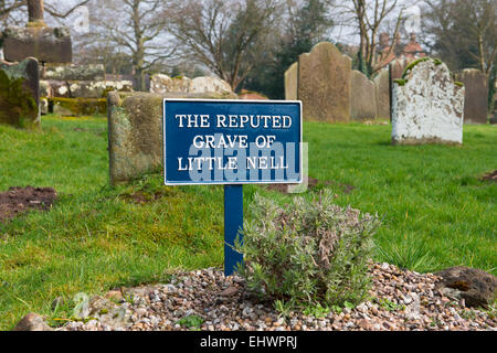 Angeblichen Grab des Little Nell, einen Charakter in Charles Dickens Buch "The Old Curiosity Shop", in der St. Bartholomews Church, Tong, Stockfoto