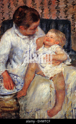 Mary Cassatt Mutter zu ihr verschlafenes Kind waschen Stockfoto