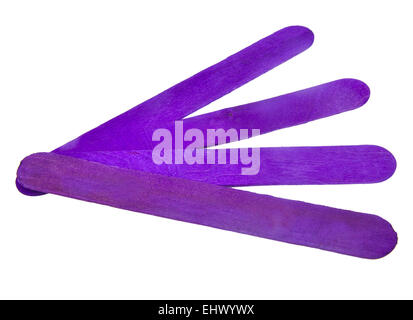 Sechs Popsicle Sticks für Kunst und Kunsthandwerk auf weißem Hintergrund Stockfoto