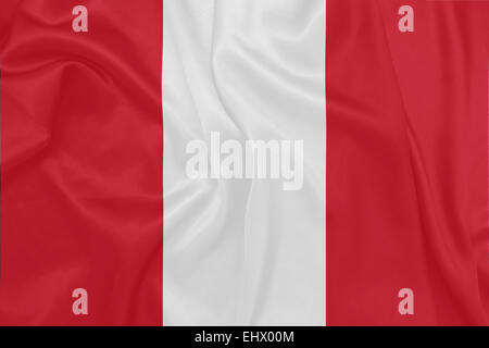 Peru - winken Nationalflagge auf Seide Textur Stockfoto