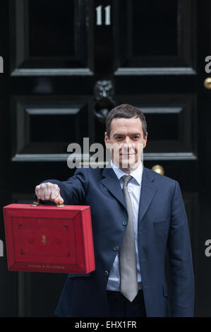 Downing Street, London, UK. 18. März 2015. Kanzler George Osborne verlässt 11 Downing Street vor Vorlage des Haushaltsplans im House Of Commons, auf Mittwoch, 18. März 2015. Bildnachweis: Heloise/Alamy Live-Nachrichten Stockfoto