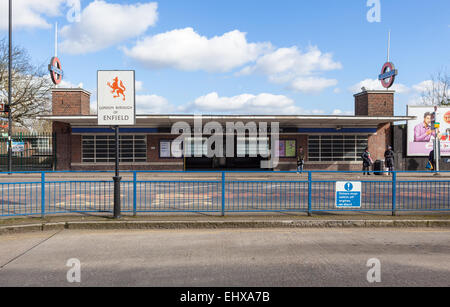 Cockfosters Station entworfen von Charles Holden 1933 Stockfoto