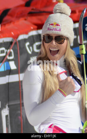 Meribel, Frankreich. 18. März 2015. Lindsey Vonn aus den USA reagiert im Zielraum von der FIS Alpine Ski World Cup Women-downhill-Rennen am 18. März 2015 in Meribel, Frankreich. Bildnachweis: Mitchell Gunn/ESPA/Alamy Live-Nachrichten Stockfoto