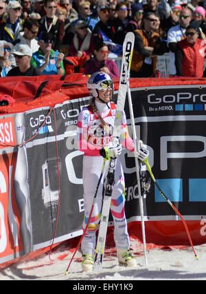 Meribel, Frankreich. 18. März 2015. Lindsey Vonn aus den USA reagiert im Zielraum von der FIS Alpine Ski World Cup Women-downhill-Rennen am 18. März 2015 in Meribel, Frankreich. Bildnachweis: Mitchell Gunn/ESPA/Alamy Live-Nachrichten Stockfoto