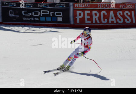 Meribel, Frankreich. 18. März 2015. Lindsey Vonn aus den USA reagiert im Zielraum von der FIS Alpine Ski World Cup Women-downhill-Rennen am 18. März 2015 in Meribel, Frankreich. Bildnachweis: Mitchell Gunn/ESPA/Alamy Live-Nachrichten Stockfoto