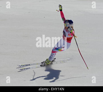 Meribel, Frankreich. 18. März 2015. Lindsey Vonn aus den USA reagiert im Zielraum von der FIS Alpine Ski World Cup Women-downhill-Rennen am 18. März 2015 in Meribel, Frankreich. Bildnachweis: Mitchell Gunn/ESPA/Alamy Live-Nachrichten Stockfoto