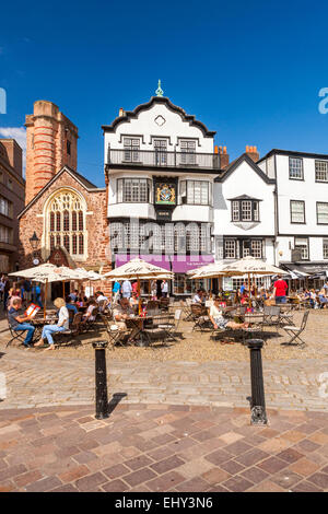 St. Martin Kirche und Mols Kaffeehaus, Kathedrale in der Nähe, Exeter, Devon, England. Stockfoto