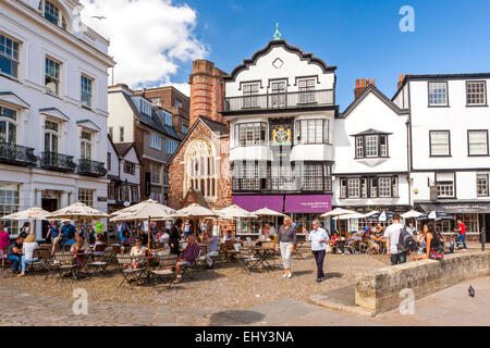 St. Martin Kirche und Mols Kaffeehaus, Kathedrale in der Nähe, Exeter, Devon, England. Stockfoto