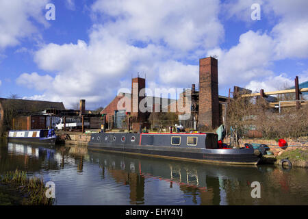 Industrial-Szene bei Stourbridge Canal, Brierley Hill, West Midlands, England, UK Stockfoto