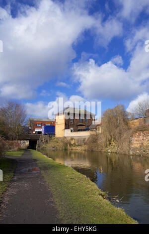 Industrial-Szene bei Stourbridge Canal, Brierley Hill, West Midlands, England, UK Stockfoto