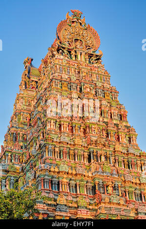 Bunte Turm von Meenakshi Amman Tempel in Indien Stockfoto