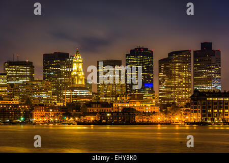 Die Skyline von Boston gesehen vom LoPresti Park in East Boston, Massachusetts. Stockfoto