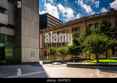 Die Federal Reserve Bank Building und Südbahnhof in Boston, Massachusetts. Stockfoto