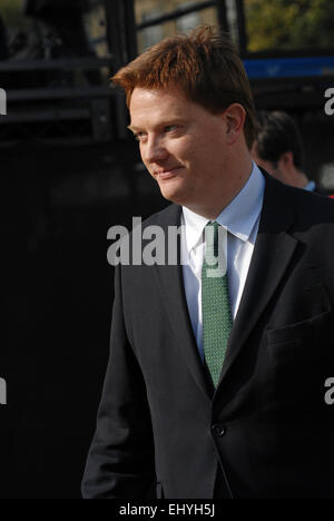 London, UK. 18. März 2015. Danny Alexander trifft die Presse am College Green gegenüber der Houses of Parliament nach letzten Haushalt vor der Wahl. Bildnachweis: JOHNNY ARMSTEAD/Alamy Live-Nachrichten Stockfoto