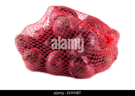 Rote Zwiebeln in einem Netzbeutel. Stockfoto