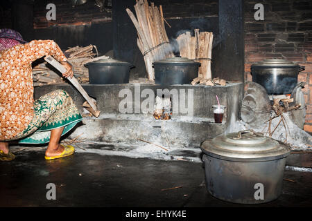 Krabben Sie-Markt in Kep, Kambodscha. Traditionelle Besetzung für ihren Lebensunterhalt. Der Ort, den Krabben gekocht werden. Stockfoto