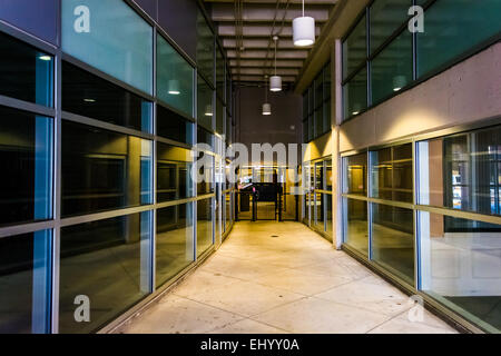 Moderne Architektur in einem Flur in der Innenstadt von York, Pennsylvania. Stockfoto