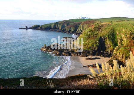 England, Cornwall, Lizard Point, Sandstrand, Sand, Strand, Meer, Küste, Klippen, Bucht, Wolken, Großbritannien, Europa, Sonnenaufgang, l Stockfoto