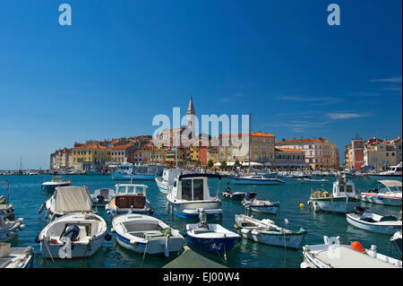 Istrien, Europa, Kroatien, draußen, Tag, niemand, Rovinj, Altstadt, Blick auf die Stadt, Stadt, Stadt, Adria, Mittelmeer, Meer, Hafen Stockfoto