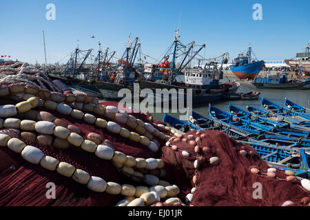 Angelboote/Fischerboote im Hafen von Essaouira, Marokko, Nordafrika Stockfoto