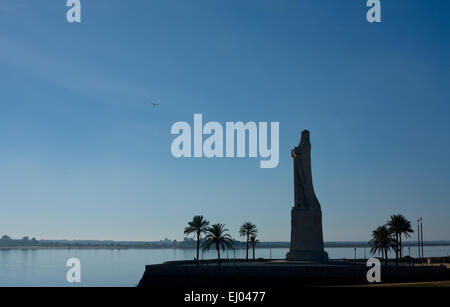 Christopher Columbus riesige Statue am Fluss Tinto, Huelva, Spanien Stockfoto