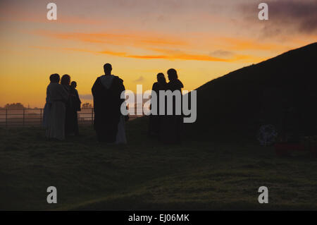 Bryn Celli Ddu Grabkammer, Sommer-Sonnenwende, Llandaniel, Anglesey Stockfoto