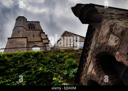 St. Mark's & John es Episcopal Church, gelegen in Jim Thorpe, Pennsylvania, mit dunklen Wolken über Kopf. Stockfoto