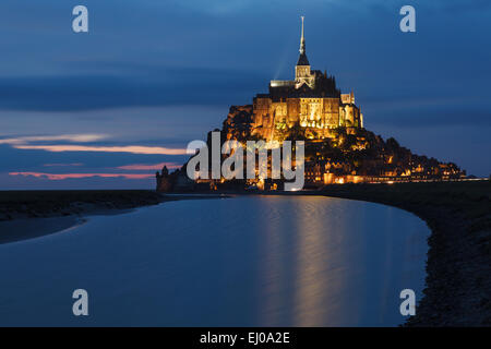 Mont Saint-Michel von Twilight. Basse-Normandie, Frankreich. Stockfoto