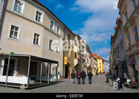 Laurinska Straße mit vielen Restaurants, Bars und Cafés, Altstadt, Bratislava, Slowakei, Europa Stockfoto