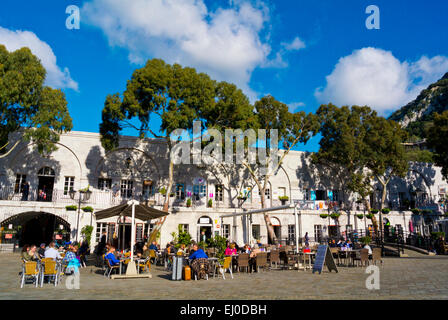 Restaurant-Terrassen, Grand Kasematten Square, Gibraltar, Europa Stockfoto