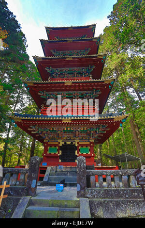 Avenue, Japan, Asien, Weltkulturerbe, Architektur, komplex, Herbst, Geschichte, Nikko, keine Menschen, Pagode, Schrein, Tōshōgū, touristische, Stockfoto