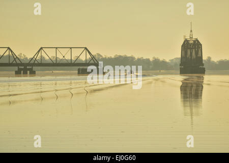 USA, Florida, Franklin County, Apalachicola, Fluss im Morgengrauen Stockfoto