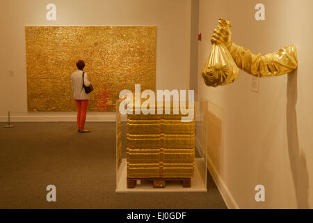 USA, Florida, Dade County, Miami, Miami Beach, Bass Museum of Art, Gold ausstellen Stockfoto