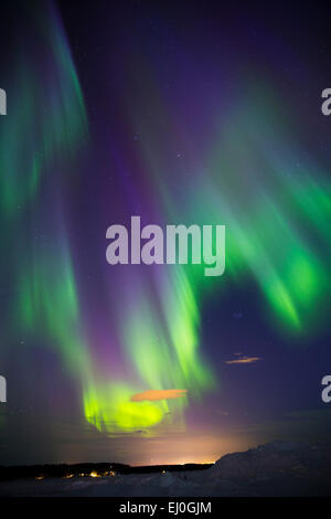 Jukkasjärvi, Schweden. 17. März 2015. Die Nordlichter, Aurora Borealis abgebildet in Jukkasjärvi, Nordschweden letzte Nacht als dem größten Sonnensturm trifft Erde in den letzten zwei Jahren. Bildnachweis: Oliver Dixon/Alamy Live-Nachrichten Stockfoto