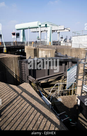 Die Bucht von Cardiff Flut Penarth Seite Wales Großbritannien Stockfoto