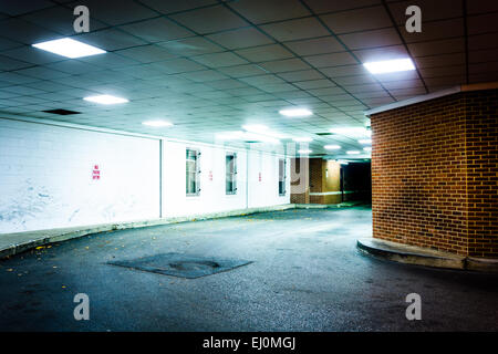 Tunnel in der Nacht in Hanover, Pennsylvania. Stockfoto