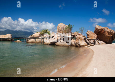 Bad Bucht, Strand, Hotel, Felsenküste, Klippe Küste, Hotel, wenig, Bungalow, Resort, Ngoc, Suong, Cam, Ranh Bucht, South China Sea, s Stockfoto