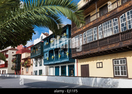 Santa Cruz De La Palma, La Palma, Spanien, Europa, Kanarische Inseln, Stadt, Stadt, Altstadt, Häuser, Wohnungen, Balkone Stockfoto