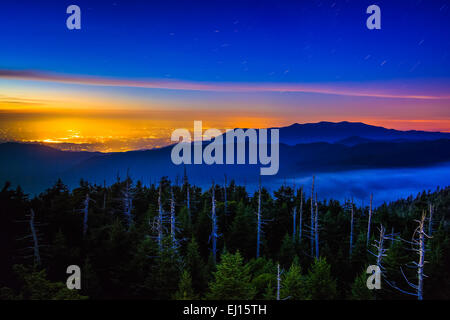 Blick vom Aussichtsturm Clingman die Kuppel in der Nacht, Great Smoky Mountains National Park, Tennessee. Stockfoto