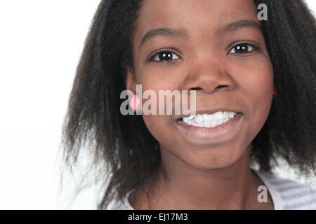 Porträt eines jungen kolumbianischen kleinen Mädchens. Stockfoto